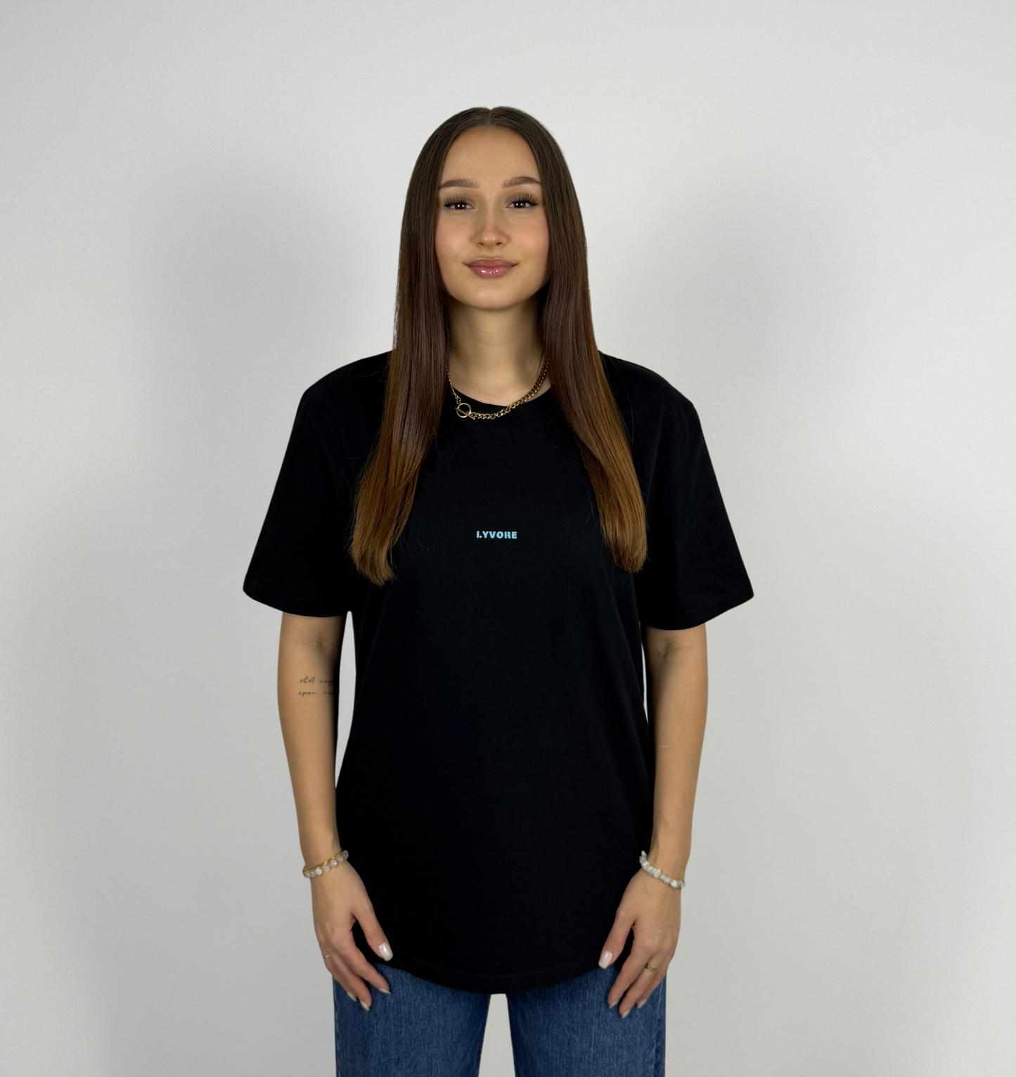 ESSENTIAL TEE