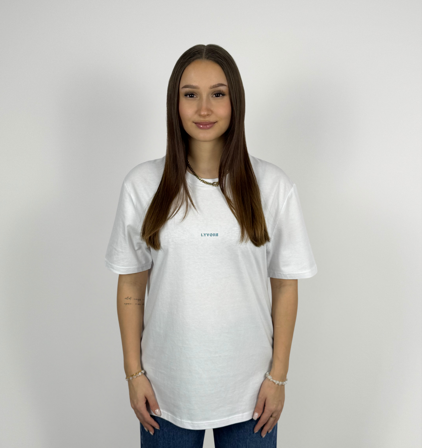 ESSENTIAL TEE